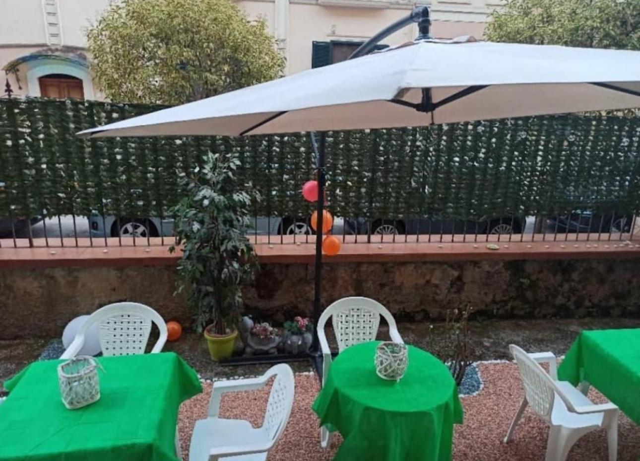 Home Josephine, A Due Passi Dalla Reggia Caserta Exterior foto