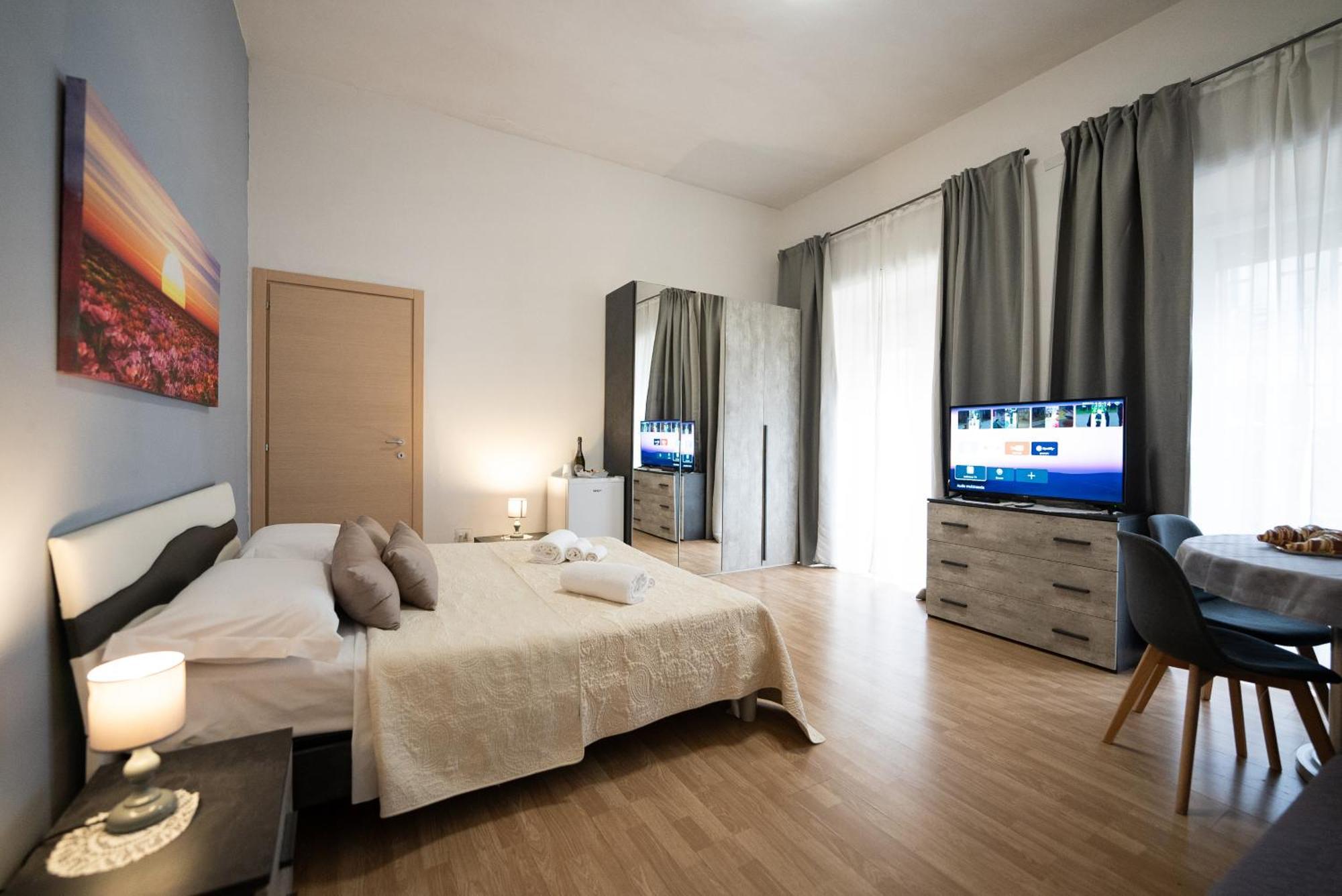 Home Josephine, A Due Passi Dalla Reggia Caserta Exterior foto